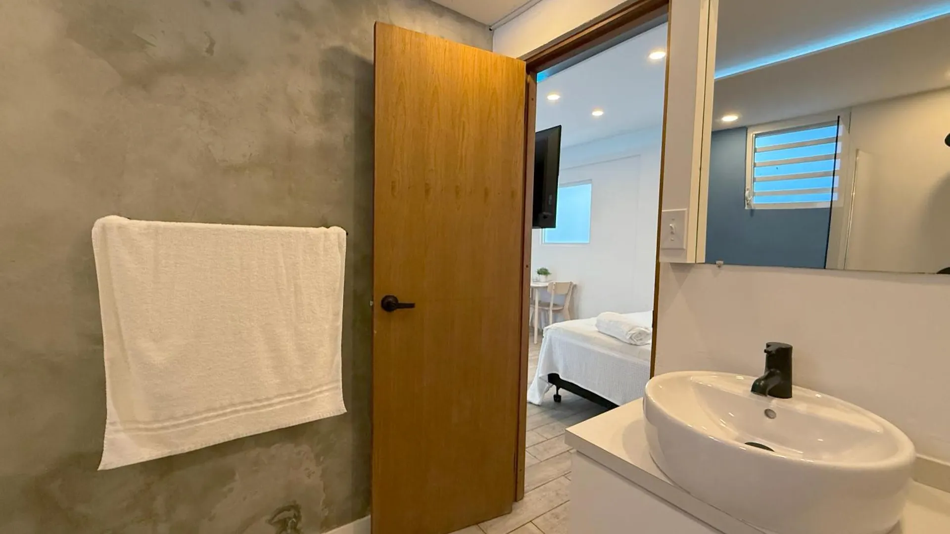 Amazing Group Home Near Beach, Nightlife For 18 Σαν Χουάν Βίλα